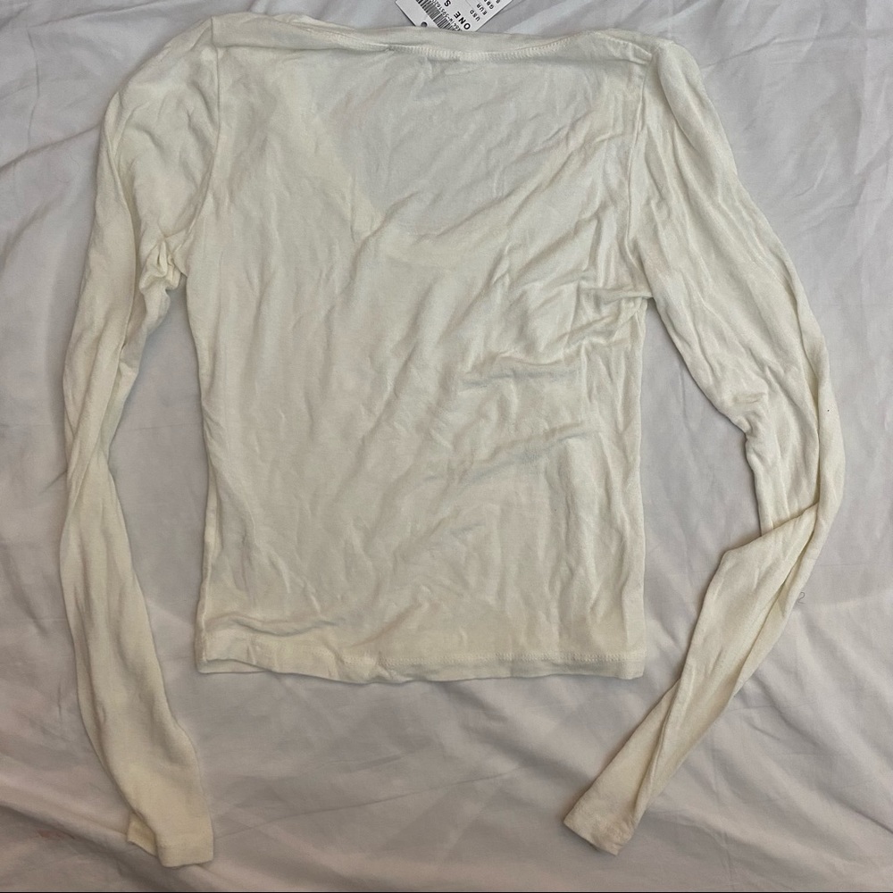 NWT Brandy Melville White Long Sleeve Crop Top - Picture 2 of 4